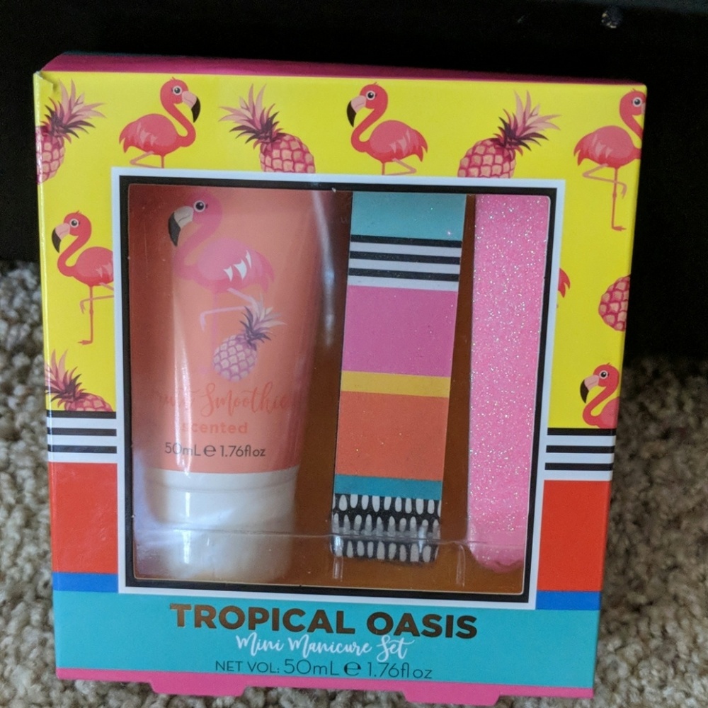 Mini Manicure Set (NWT)